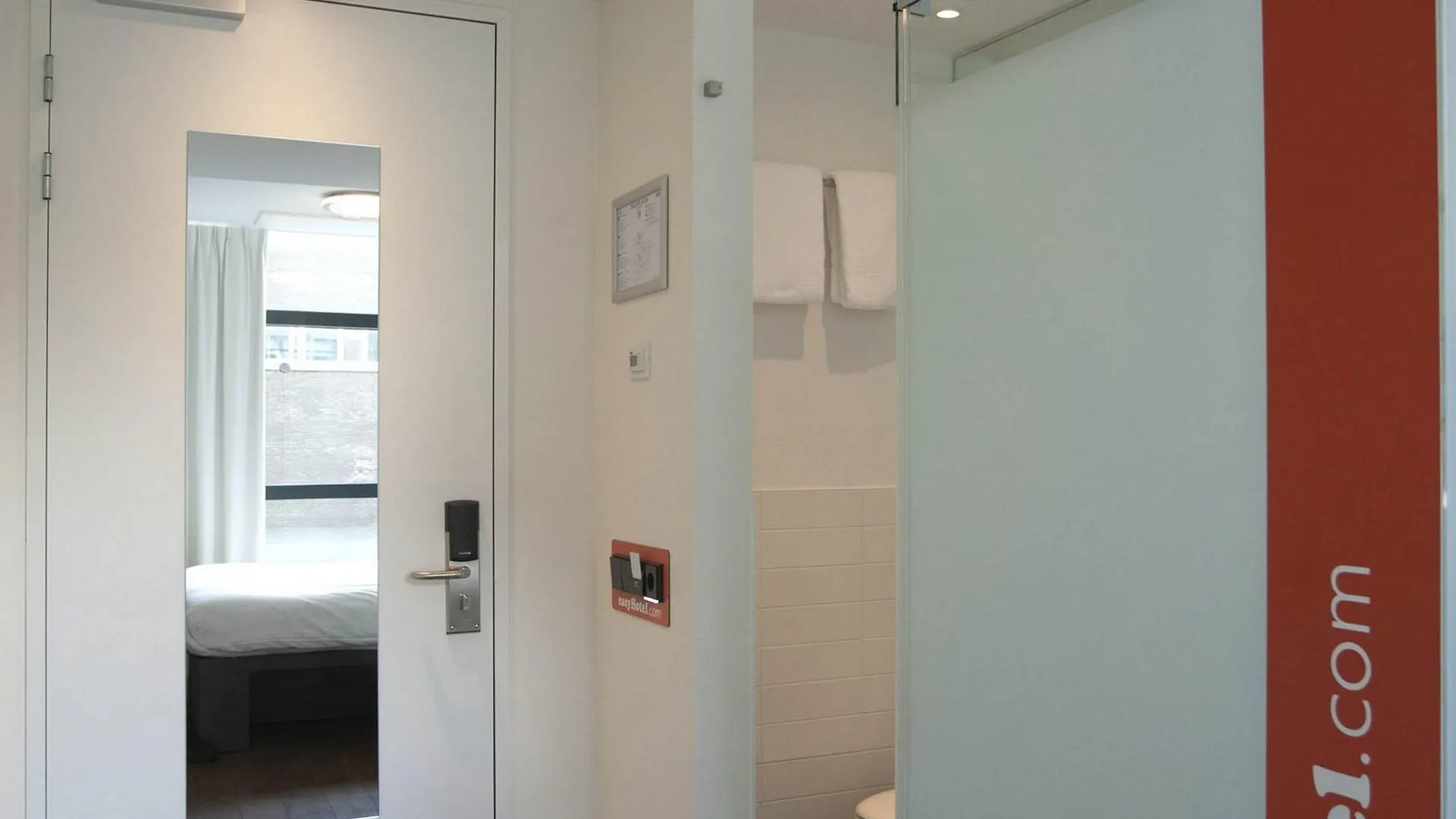 Easyhotel The Hague City Centre Hotel