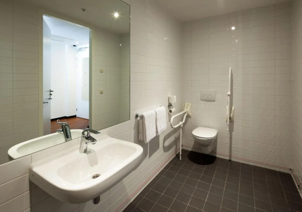 Easyhotel The Hague City Centre Hotel