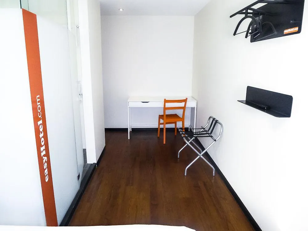 Hotel Easyhotel The Hague City Centre